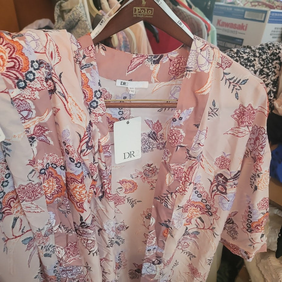 DR2 Rainn PINK Floral Kimono small / Extra Small NEW Open Front Knee Length New
