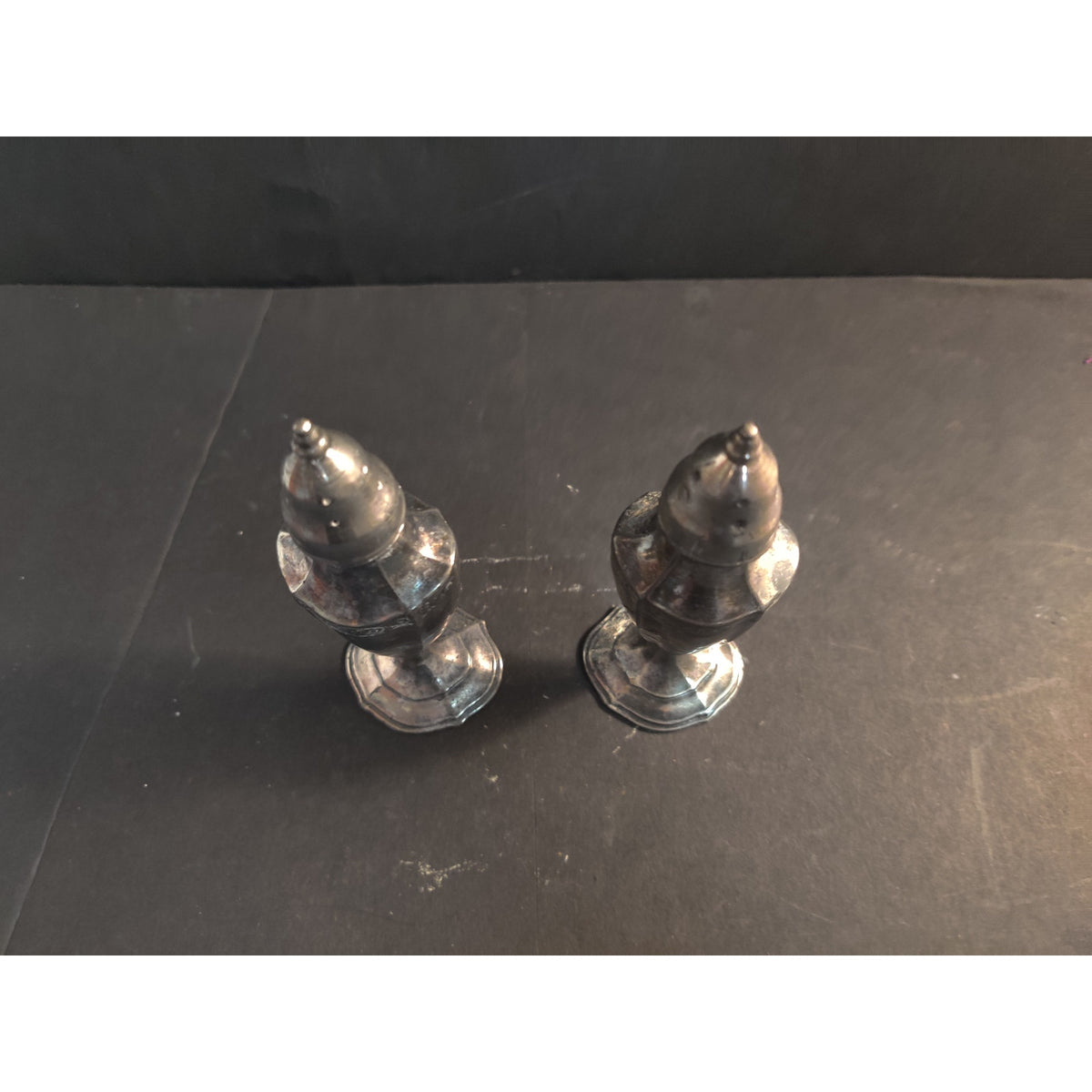 Vintage Peerless Silver Co. Salt And Pepper Shakers Metal Art Deco Pair