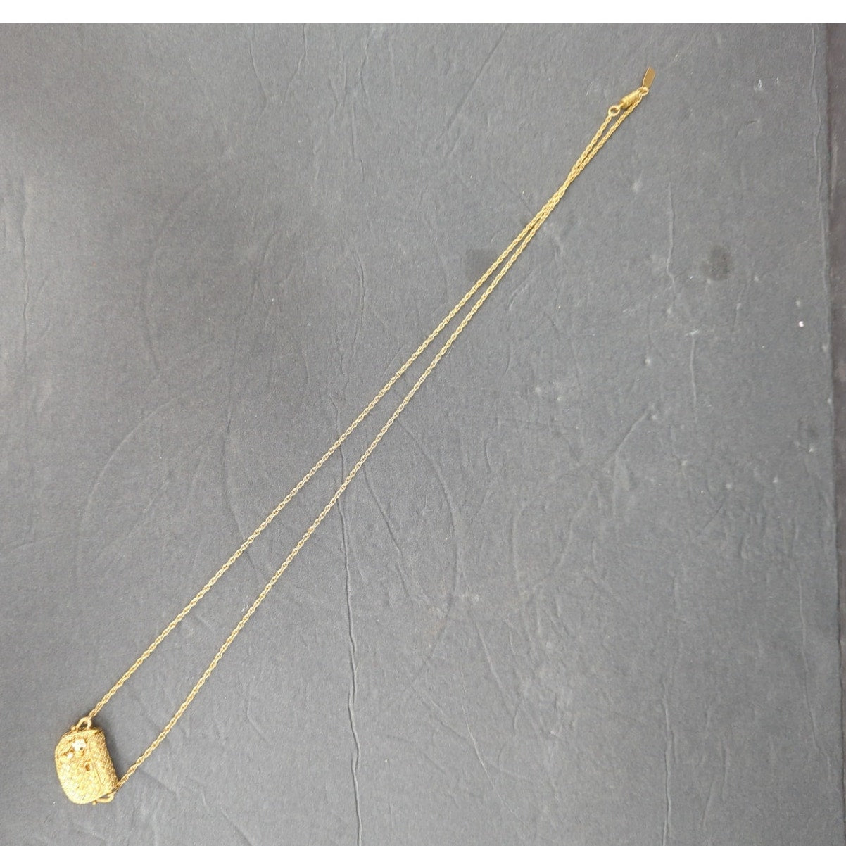 1928 Vintage Gold Tone Purse Pendant Long Chain Necklace Glam