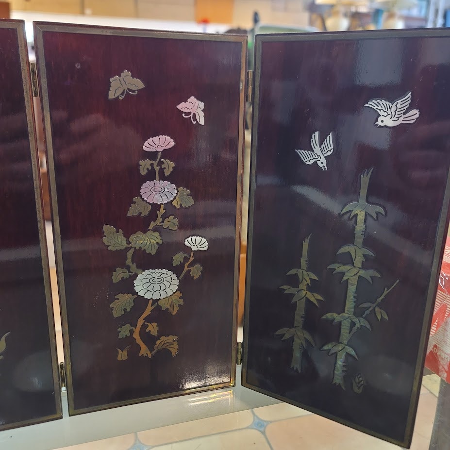 Vintage Chinoiserie 4-Panel Tabletop Screen | Silver Metal Inlay Art