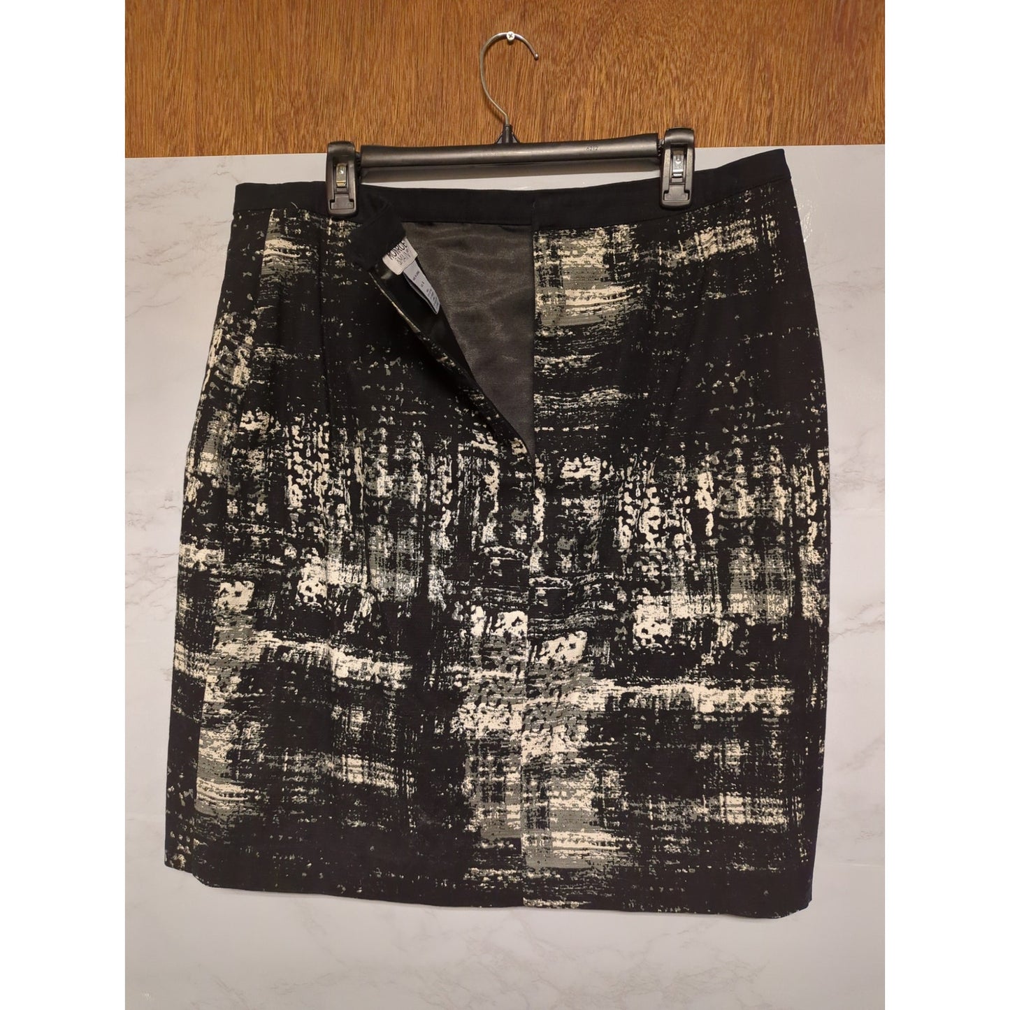 Monroe & main 2 pc. Skirt Set Size 16 Black White Abstract wiggle career avant