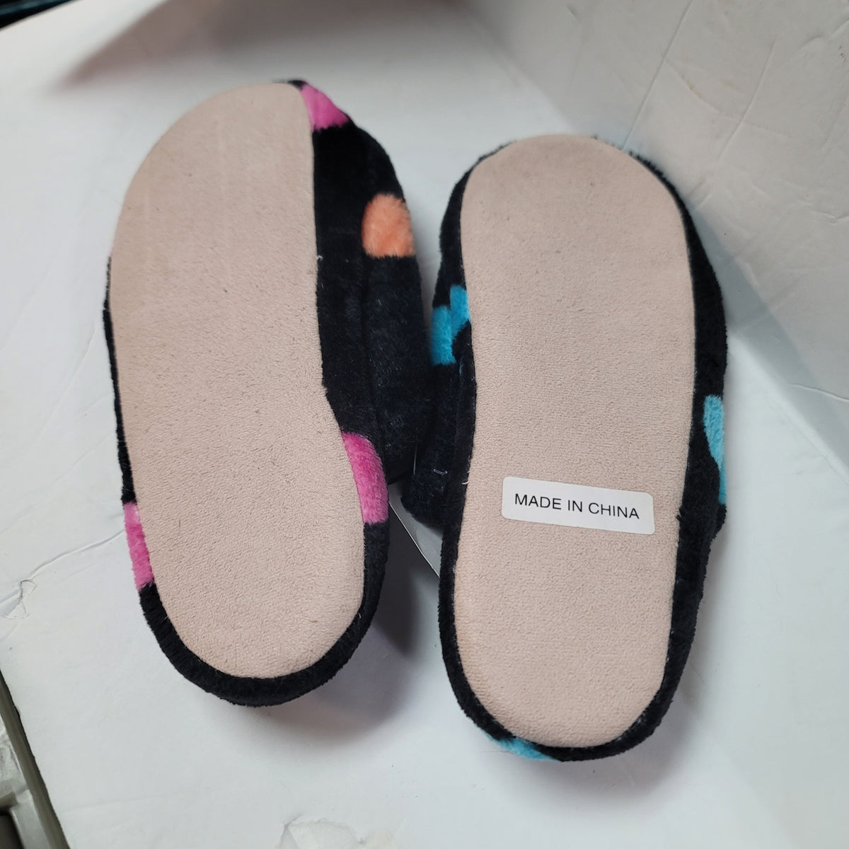 Nordstroms NEW Small slippers NEW Black fuzzy polka dot house shoes