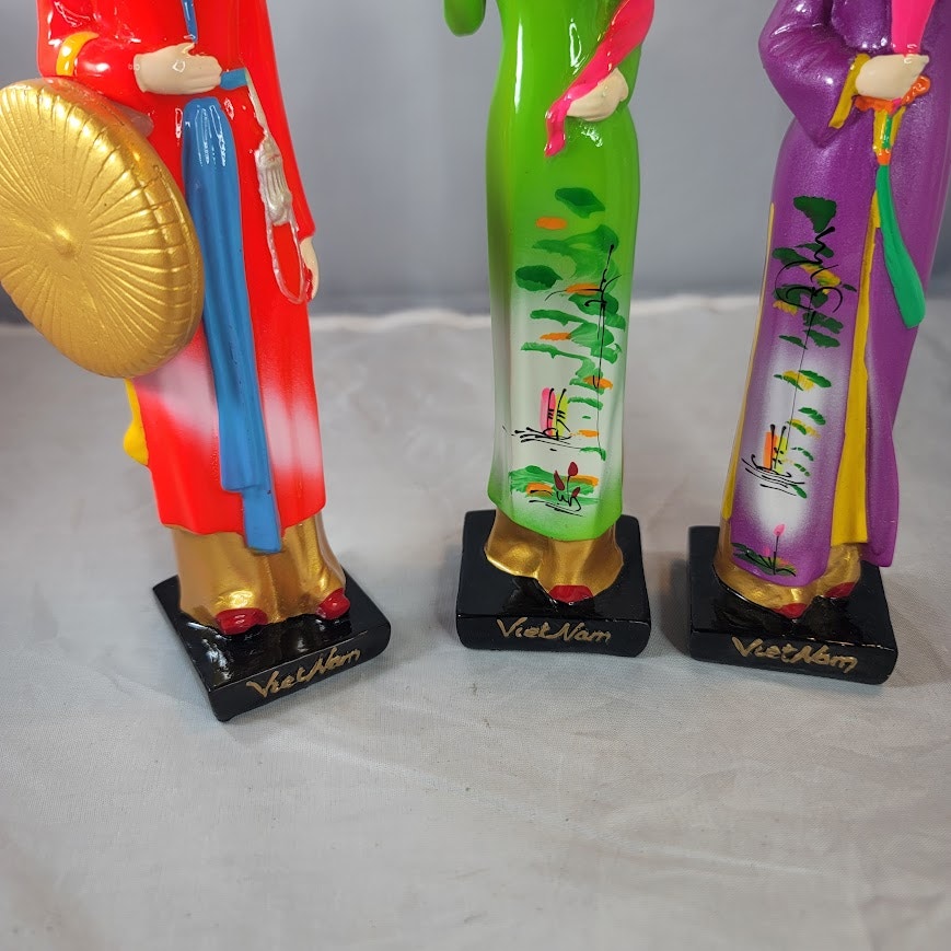 Set of 3 Vietnamese women Tradional Dress Vietnam figurines