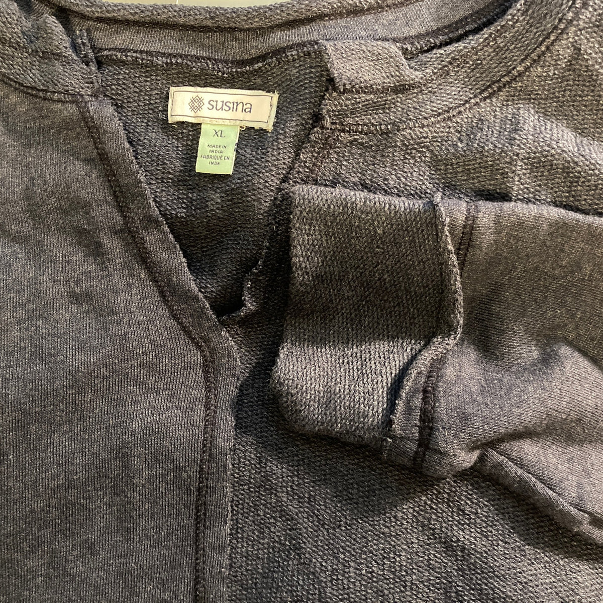 Susina Long Sleeve Shirt Top Destroyed Hem Edges XL/Extra Large Navy Blue NWT