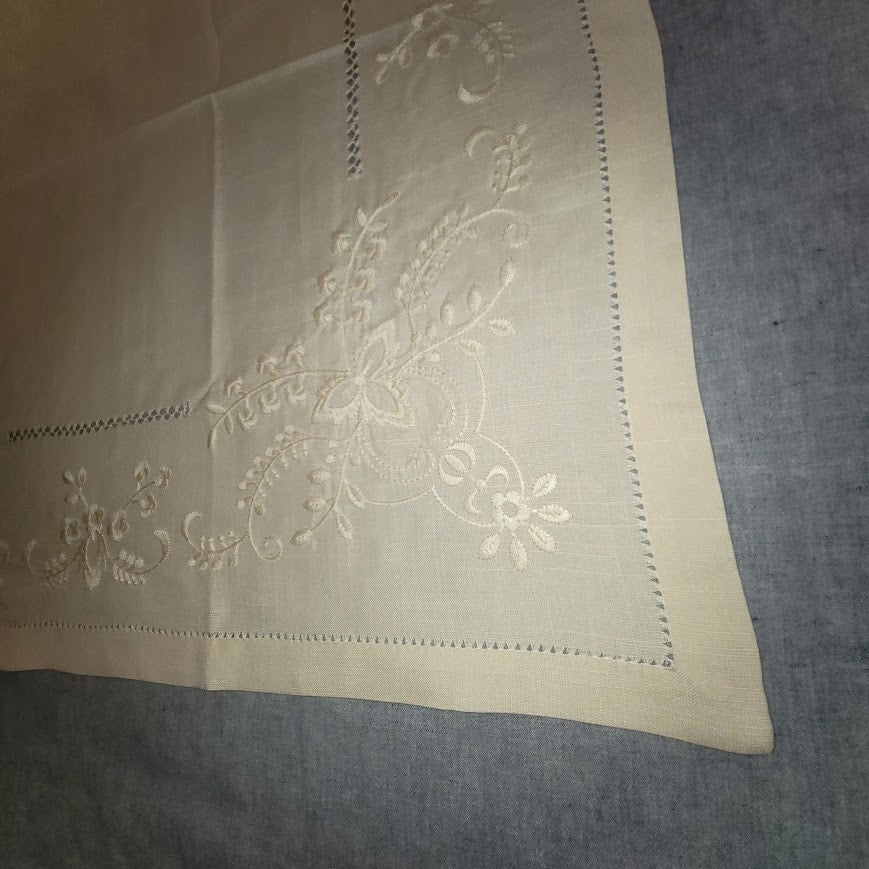 Vintage 70s Tablecloth Hand Embroidery Detail 36" x 36" SQUARE