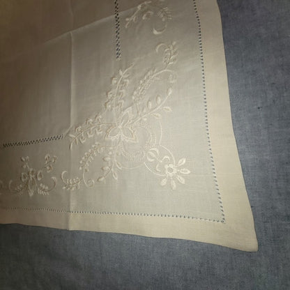 Vintage 70s Tablecloth Hand Embroidery Detail 36" x 36" SQUARE