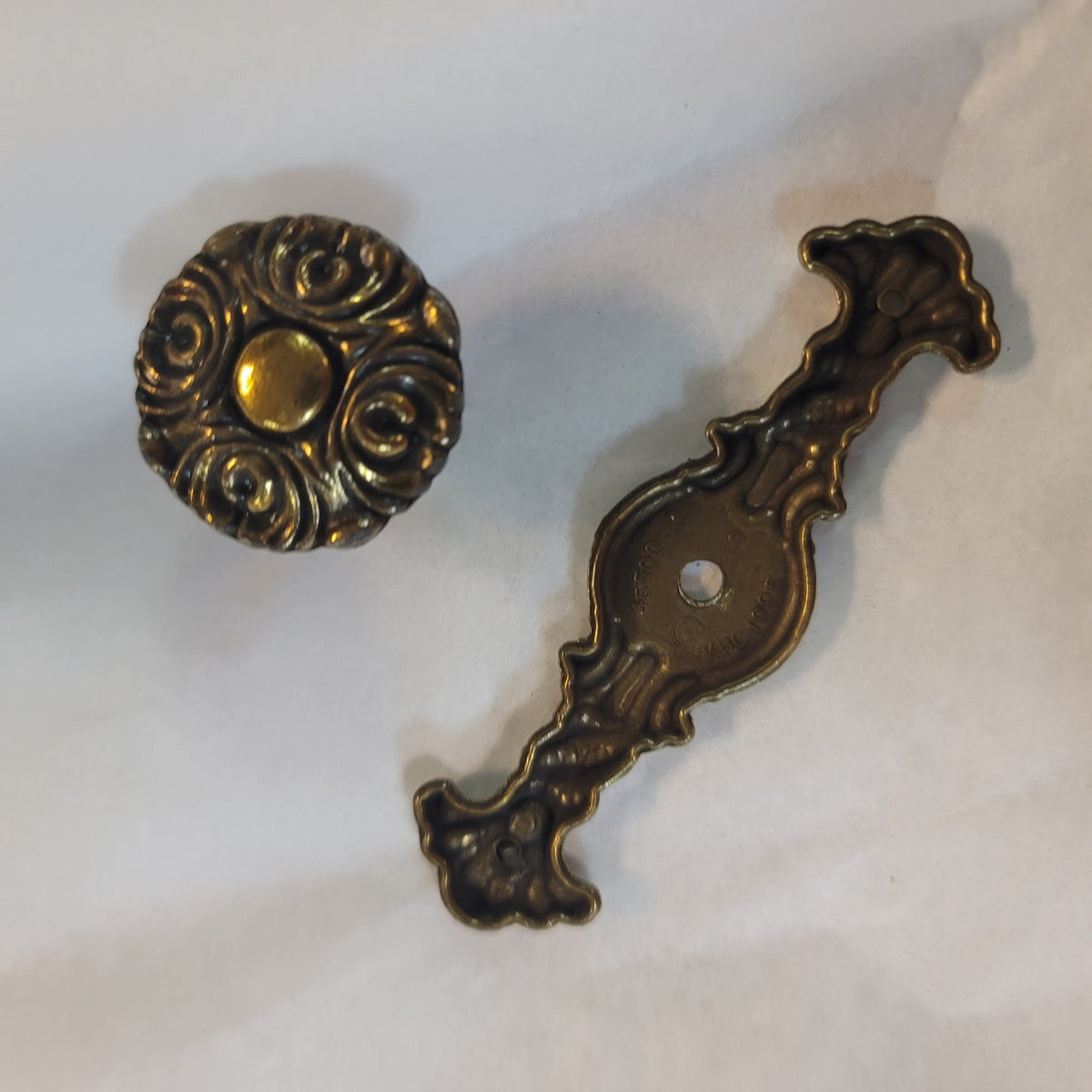 Vintage KBS 1995 Ornate Scroll Brass Cabinet Pulls Backplates Set 4 Furniture
