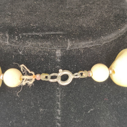 Vintage Mid Century Cream Marbled Disc Statement Necklace 16 Inch