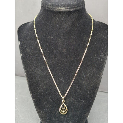 Vintage Gold Tone Openwork Tear Drop Pendant Necklace Delicate Chain Accent