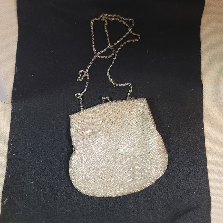Vintage Magid Hand Made Macau Beaded Kiss Lock Evening Bag Clutch Shoulder Bag