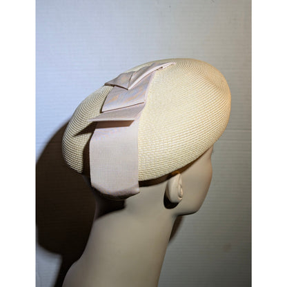 Vintage 50s Rutz Nannette Chapeaux Cream Straw Pillbox Hat Bow Detail Mod