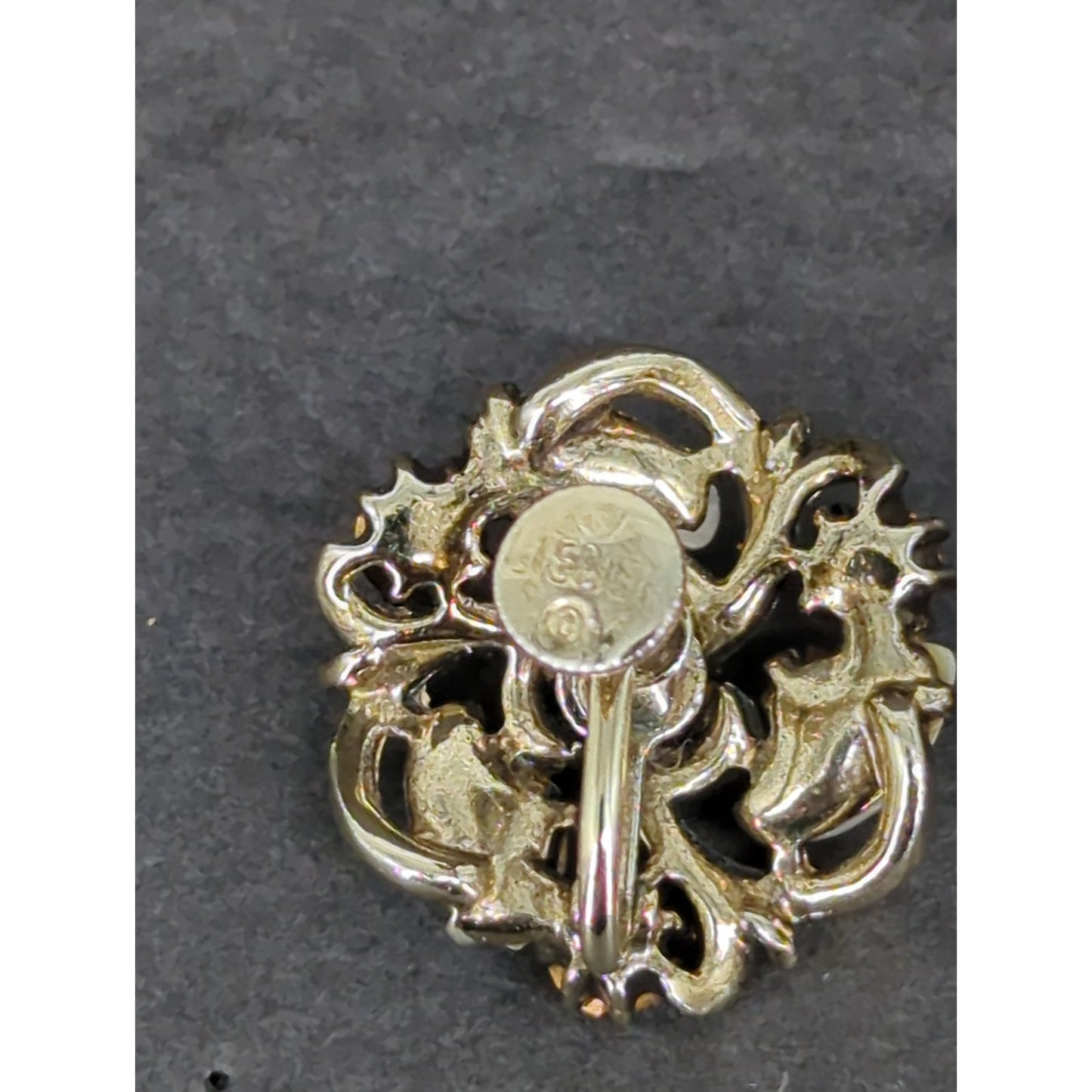 Vintage 1960s Mid Century Lisner Faux Pearl Floral Wreath Clip On Earrings