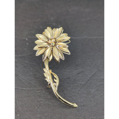 Vintage Gold Tone Layered Flower Floral Brooch Pin Mid-Century Glam Retro