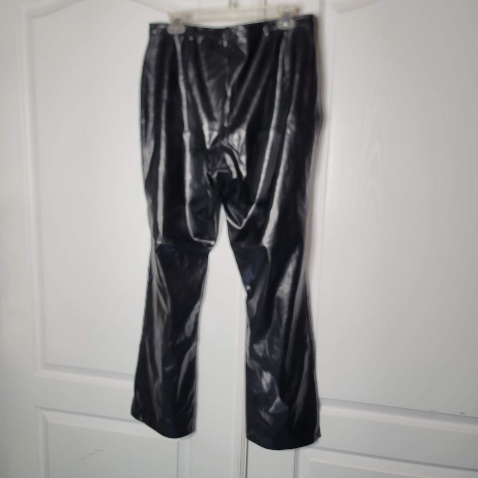 Outer Edge Womens Black Faux Leather Pants Size 15 / XL  PreOwned
