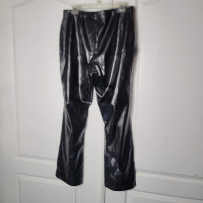 Outer Edge Womens Black Faux Leather Pants Size 15 / XL  PreOwned
