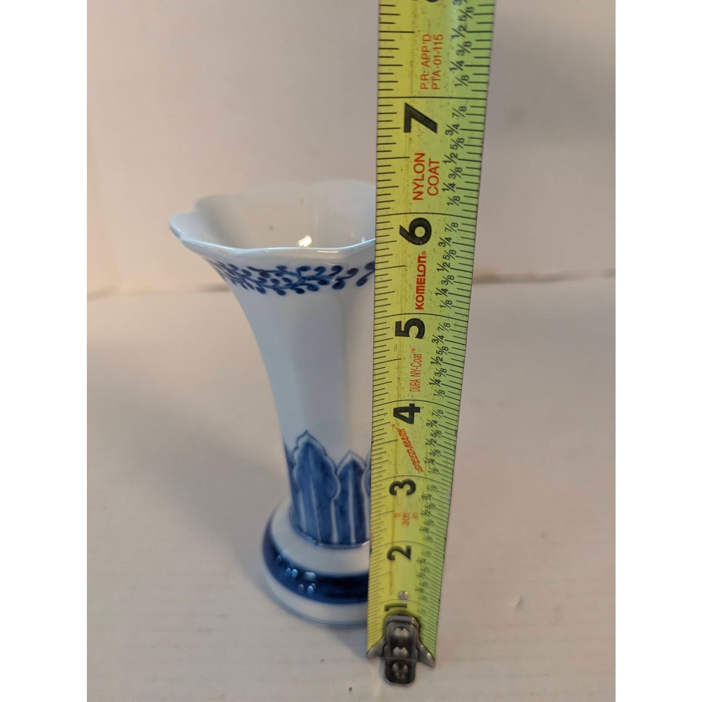 Vintage Blue and White Porcelain Flared Scalloped Trumpet Vase Thailand 6.25"