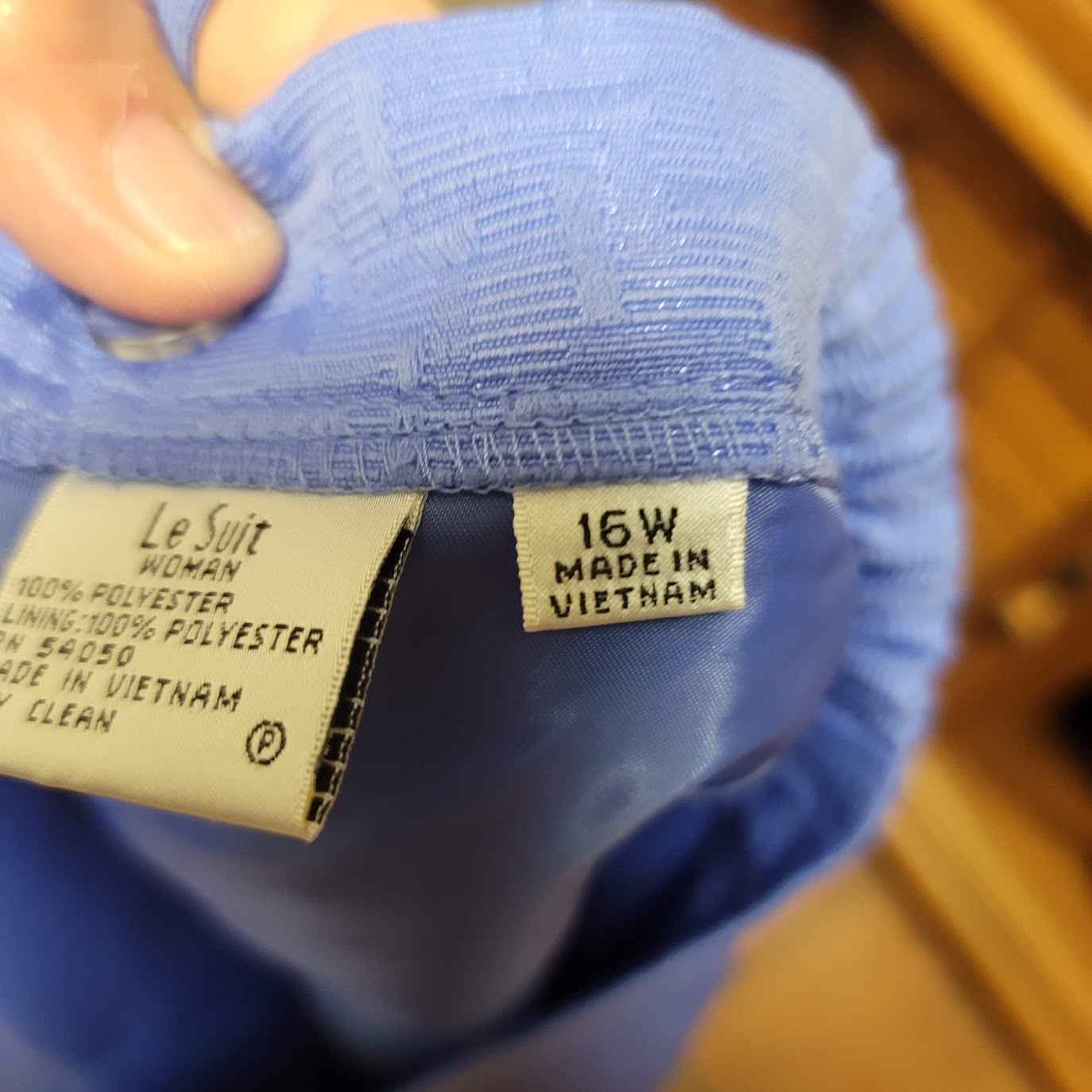 Le Suit Womens Skirt Size 16 W Blue Textured Career Work Back Slit