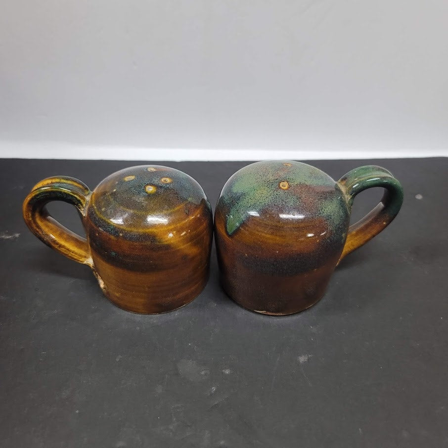 Pair handmade salt pepper shakers pottery handle rounded signed Bean 90 Green