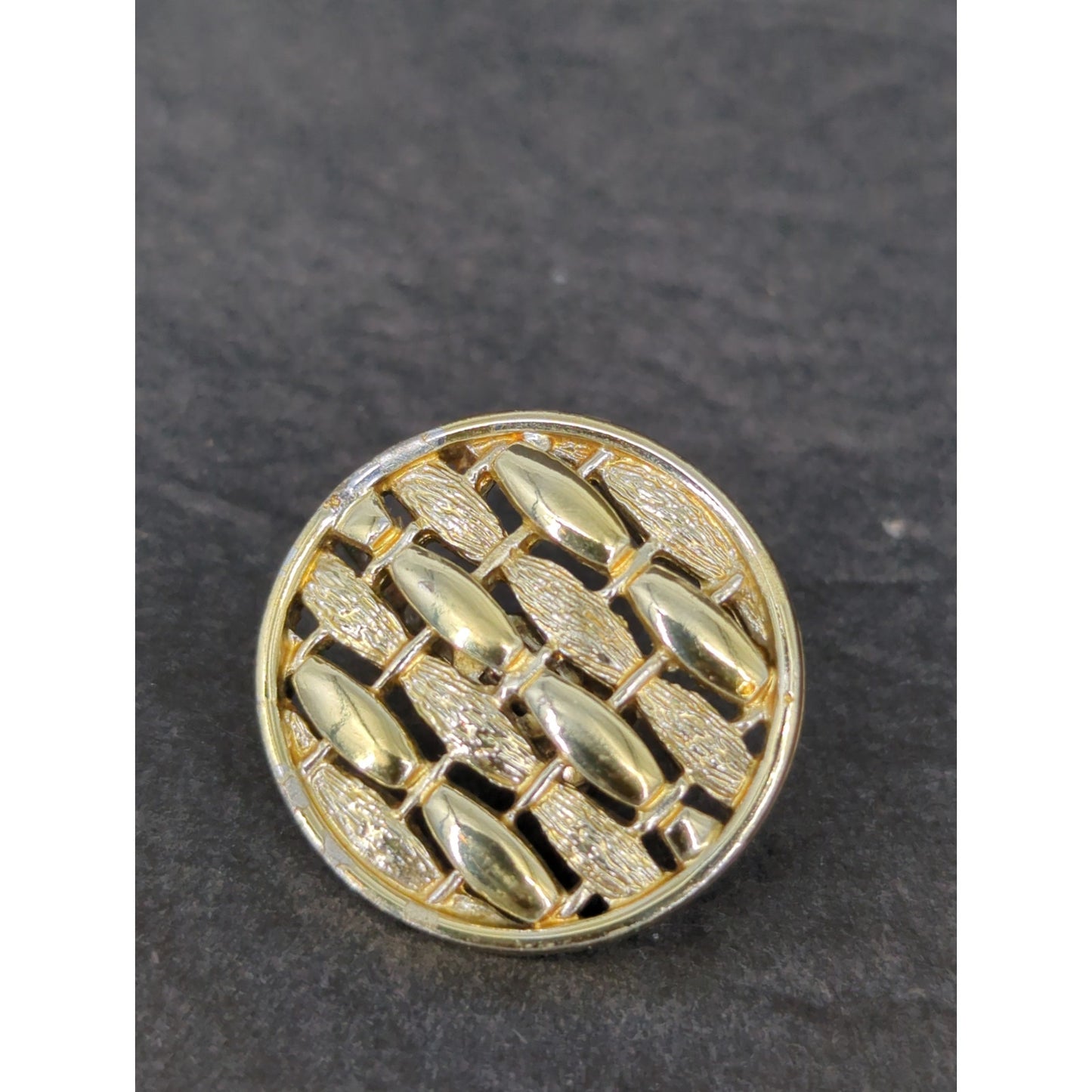 Vintage Gold Tone Textured Round Disc Clip On Earrings Retro Grid Modern 1980s