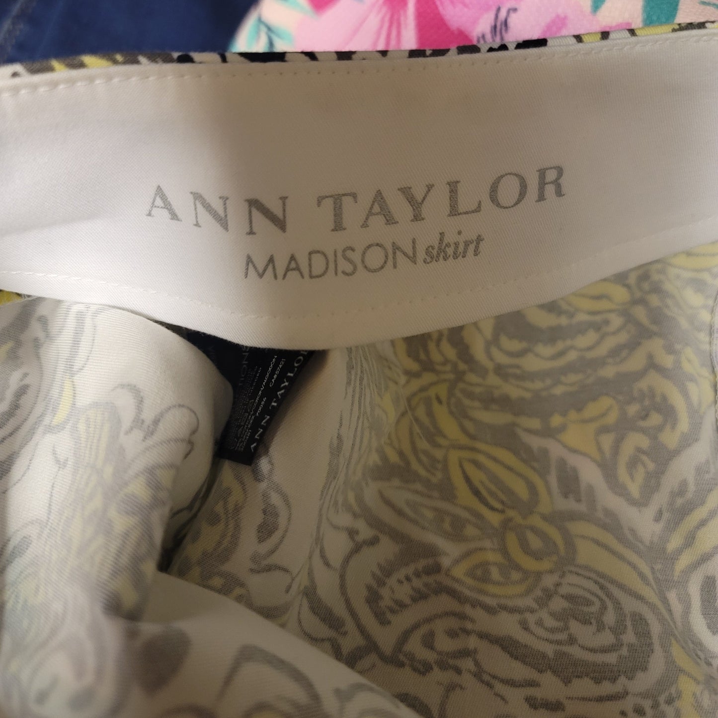 Ann Taylor NEW madison skirt yellow white paisley Size 2 Summer Casual