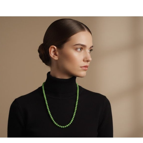 Vintage Apple Green Peking Glass Style Bead Necklace 18 Inch