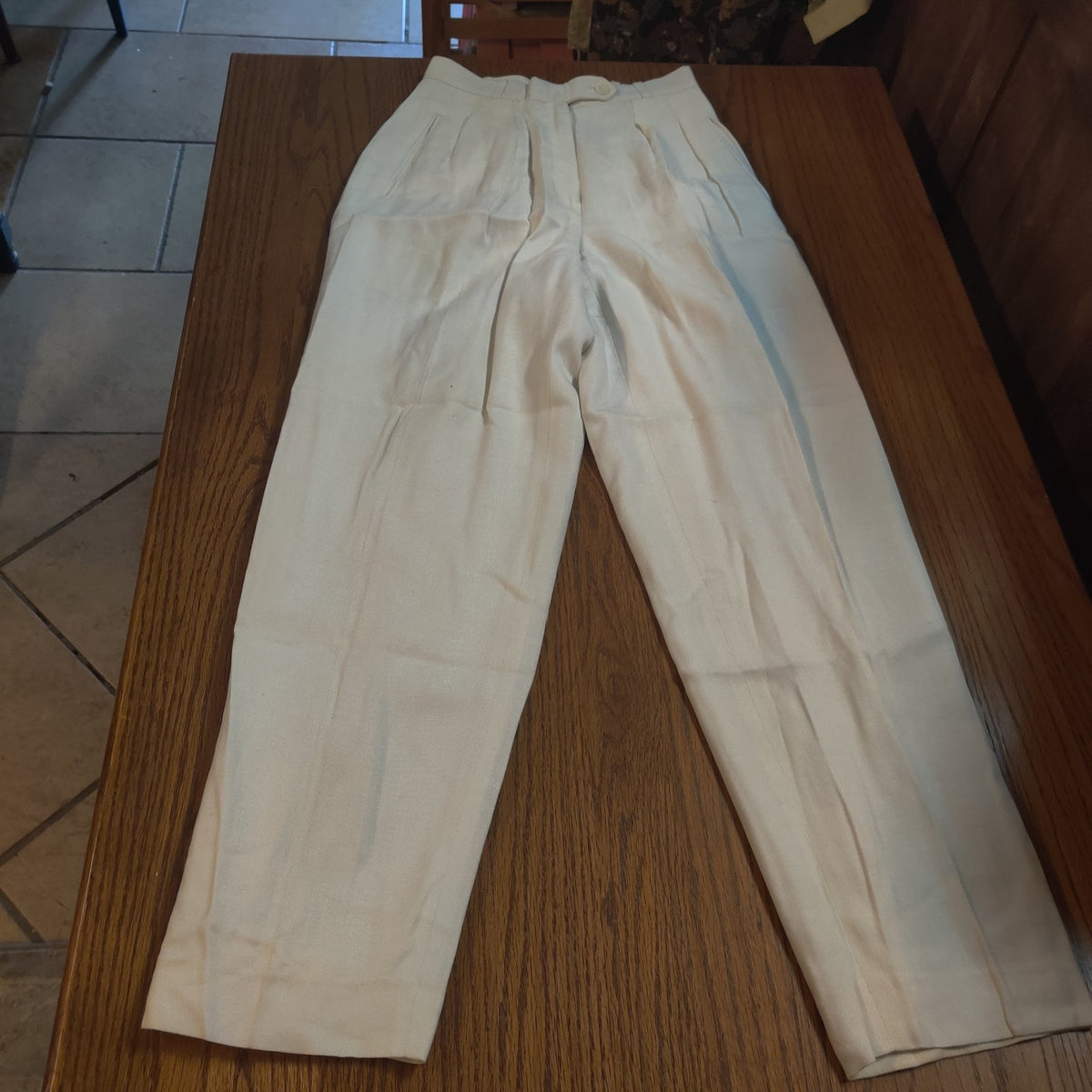 Liz Claiborne Collection White Pleated Lined Trousers Size 4