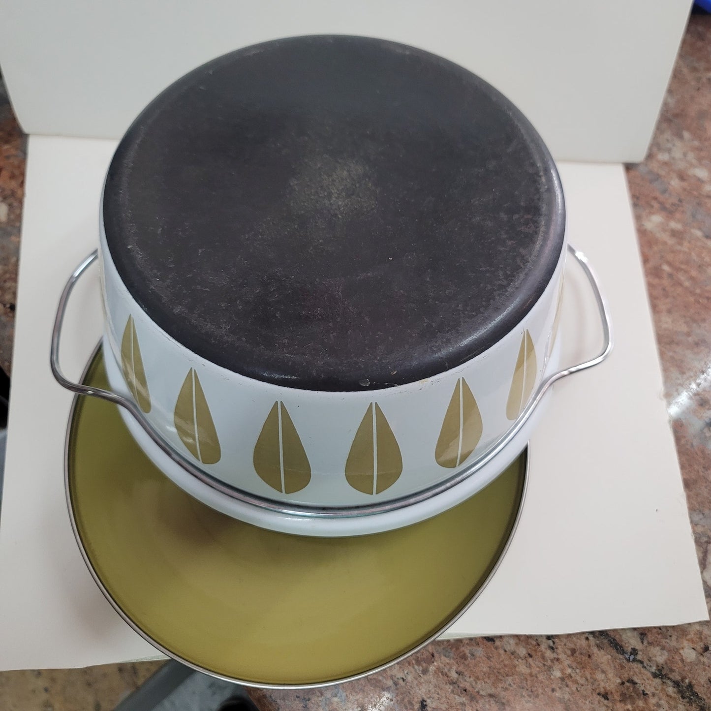 Catherine Holm Large covered pot handles green cream MCM 4 qt. dutch oven enamel