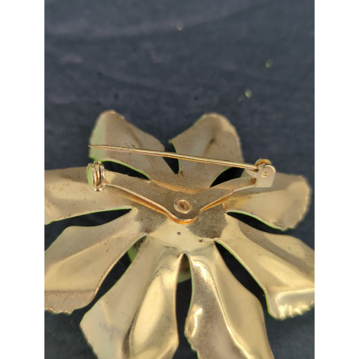 Vintage Enamel Flower Brooch Pin Chartreuse Lime Green Gold Tone Retro