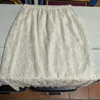 Vintage Mode Sara California Lace Skirt Suit Set Cream White Fringe Rayon Medium