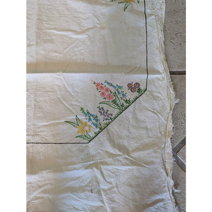 Hand embroidery linen piece
