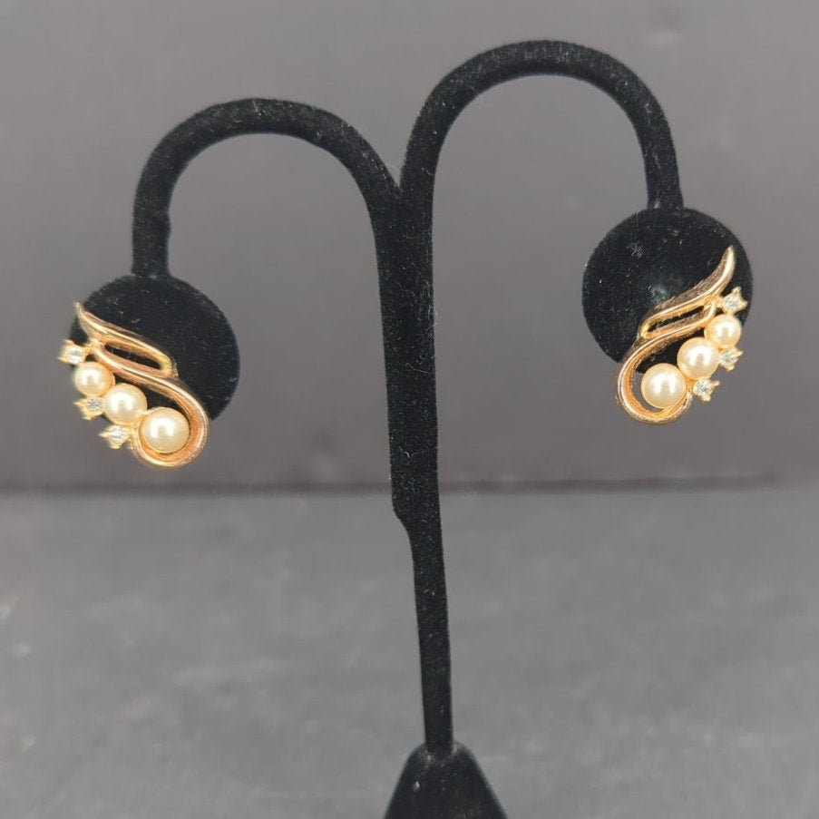 Vintage Trifari Brushed Gold Tone Faux Pearl Leaf Cluster Clip On Earrings Retro