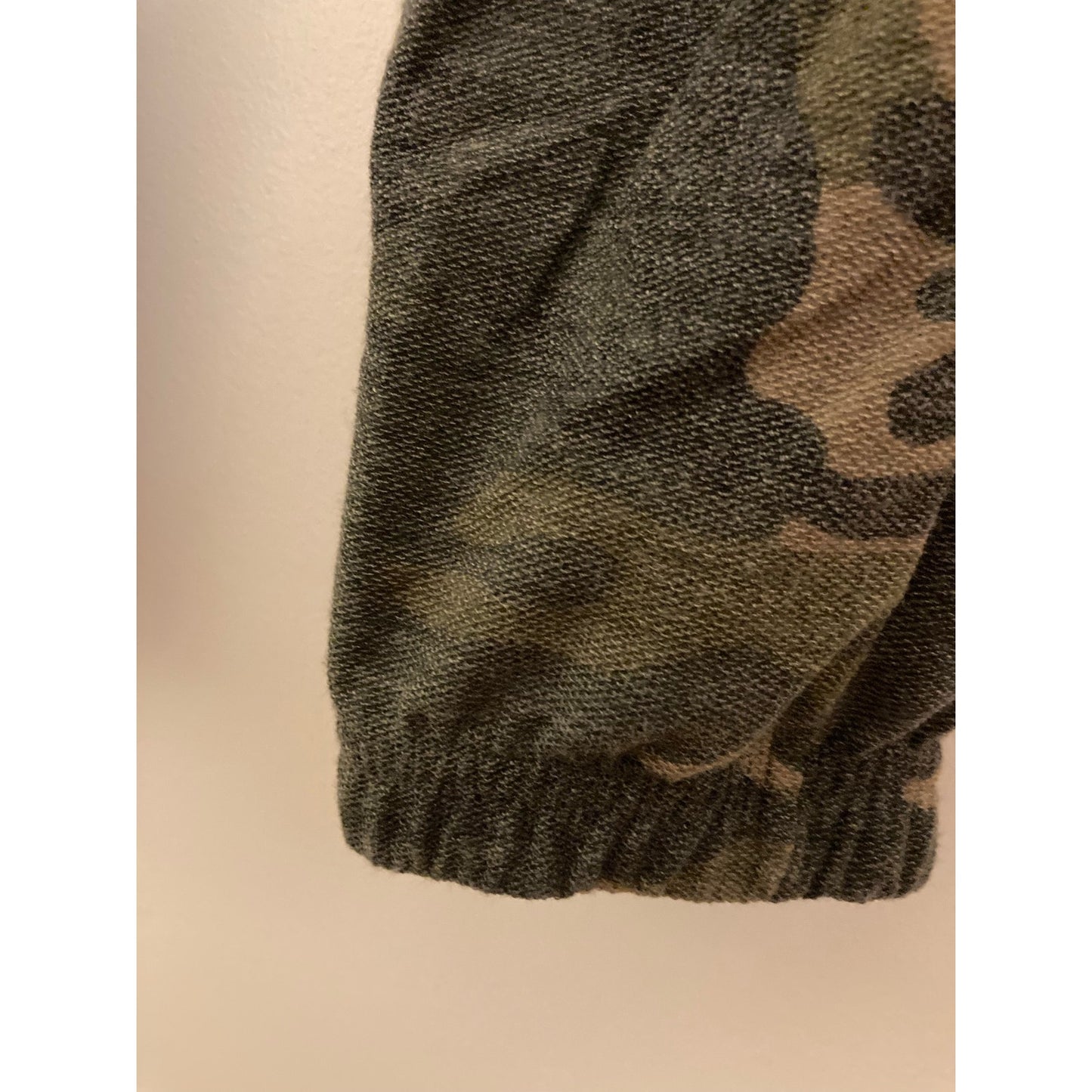 Socialite Women's Jogger Lounge Pants MEDIUM elastic waist Sage Camo NWT Pull-On