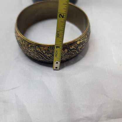 Artisan Brass medallion bangle bracelet chunky 80s METAL floral ENGRAVED