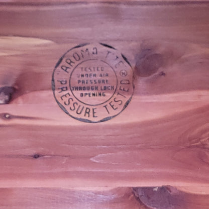 Secondhand Sandies: Lane Cedar line chest trunk bench