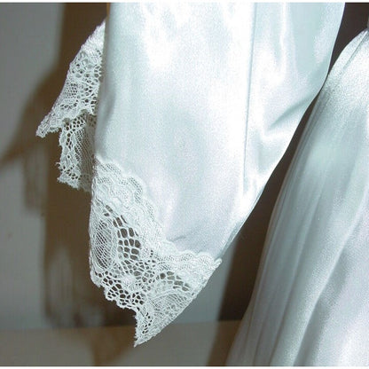 In Bloom by Jonquil "The Bride" Embroidered Lacy Robe Sz Small in Off White NWT
