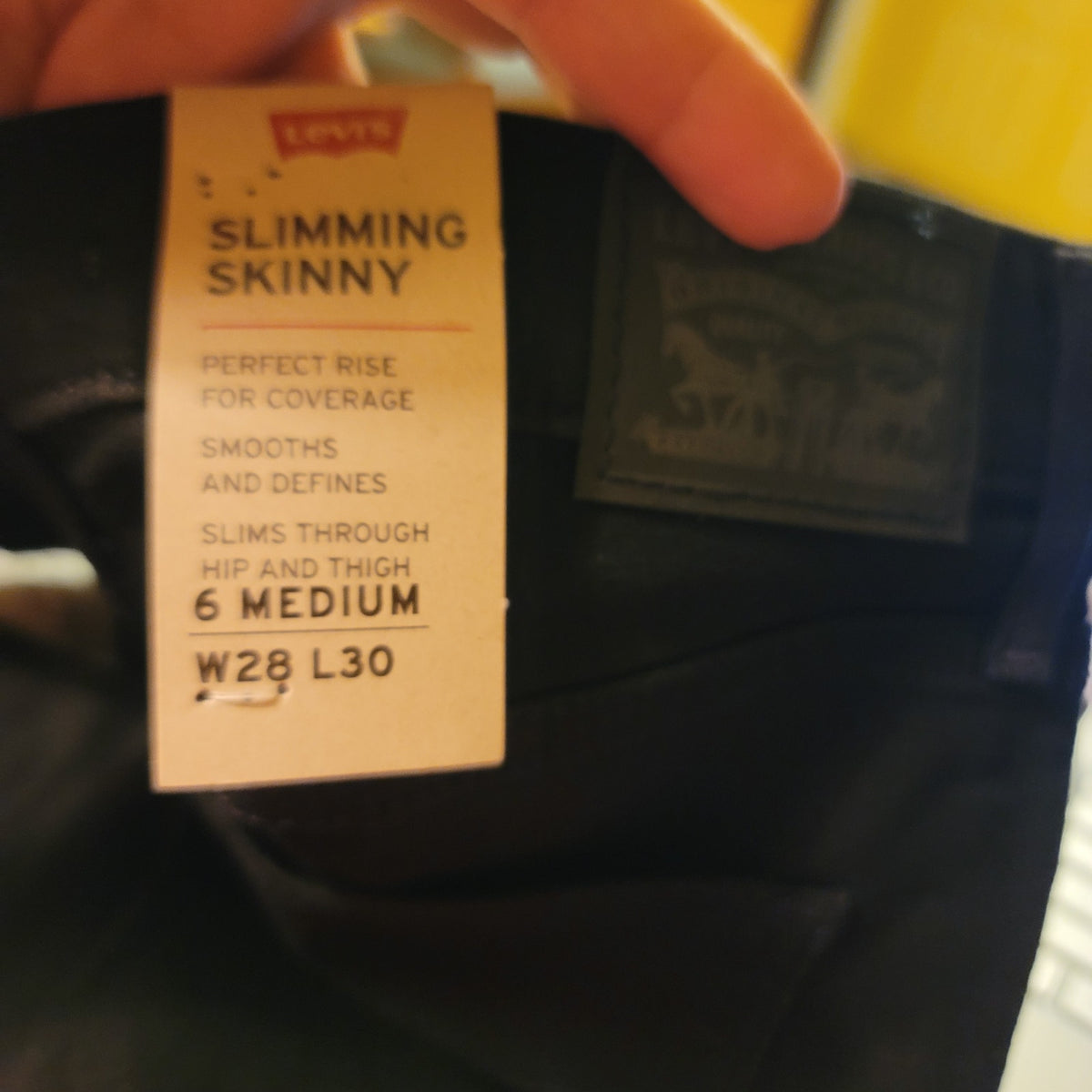 Levi's Slimming Skinny Jeans Black W 28" Inseam 30" Mid Rise Stretch New