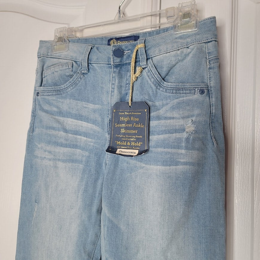 NEW Democracy High Rise Seamless Ankle Skimmer Distressed 6 Light Wash Jeans