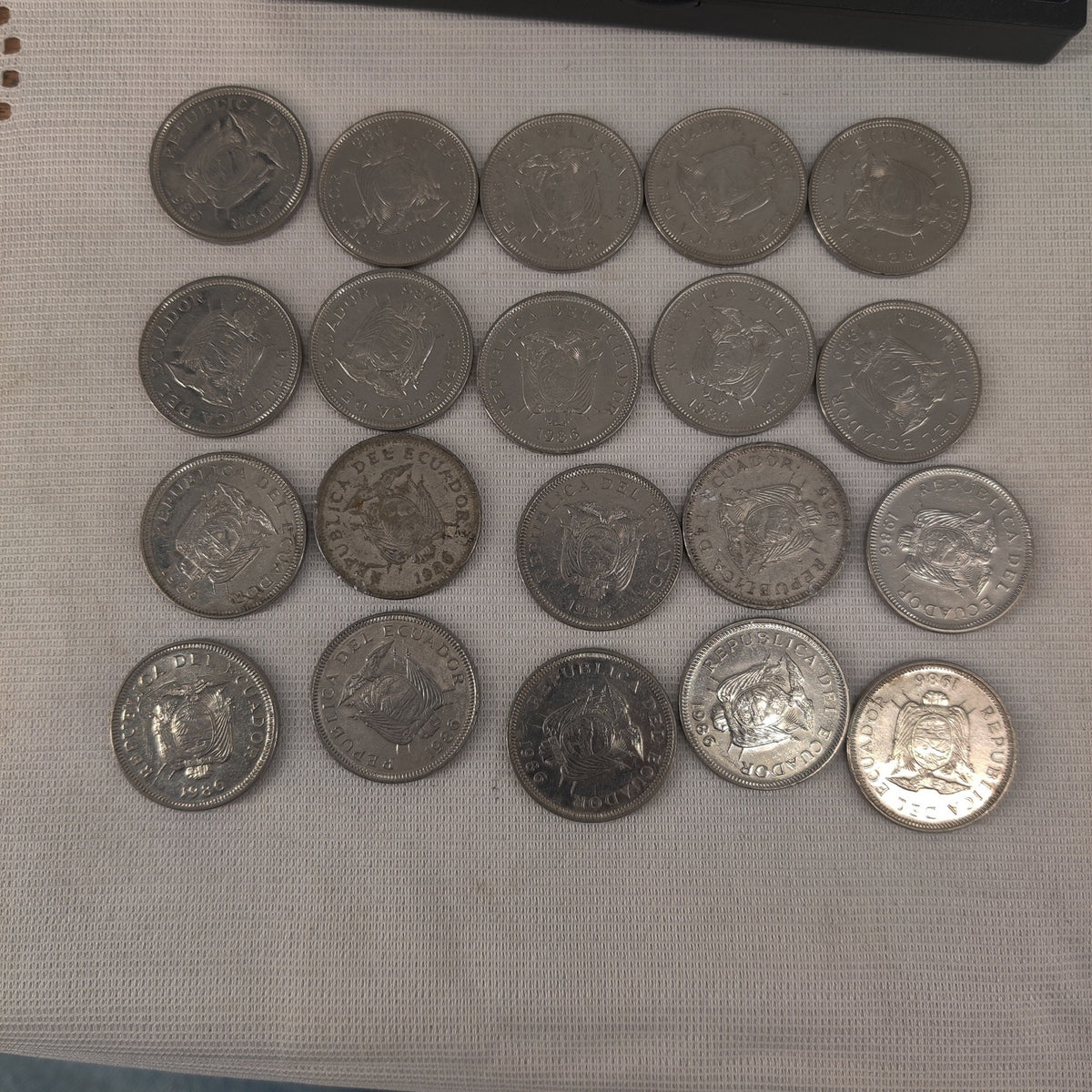 Ecuador 1 Sucre 1986 Nickel Clad Steel Coins Bulk Collection Lot of 20