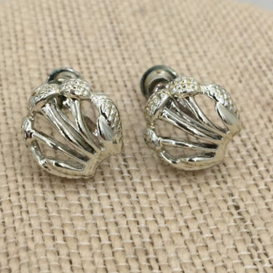Vintage shell screw back earrings camino de santiago beach