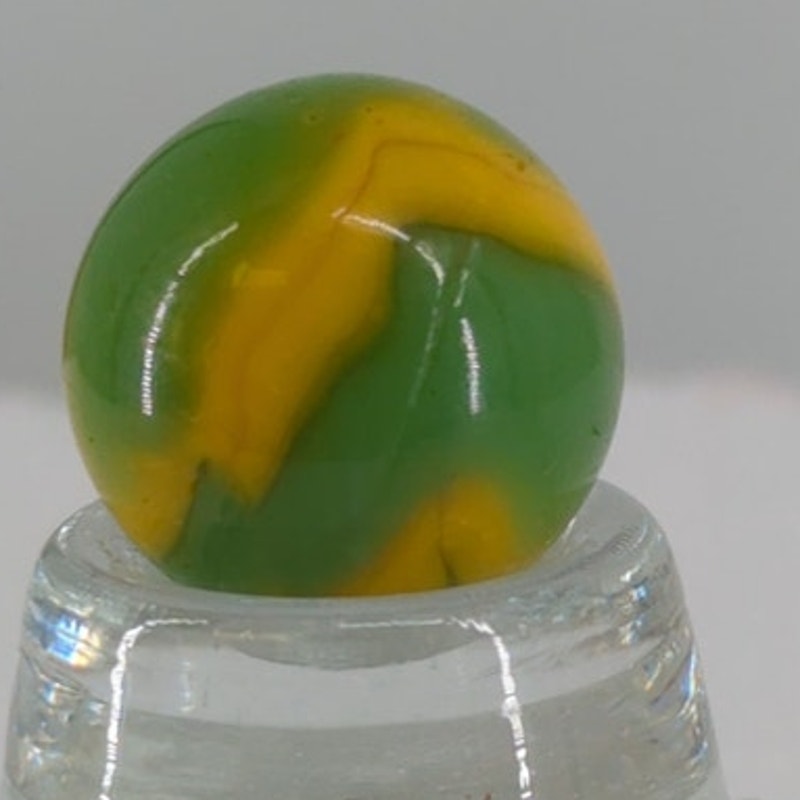 Vintage Peltier Yellow Green Swirl lemon lime deere Marble 5/8" Toy Collectible