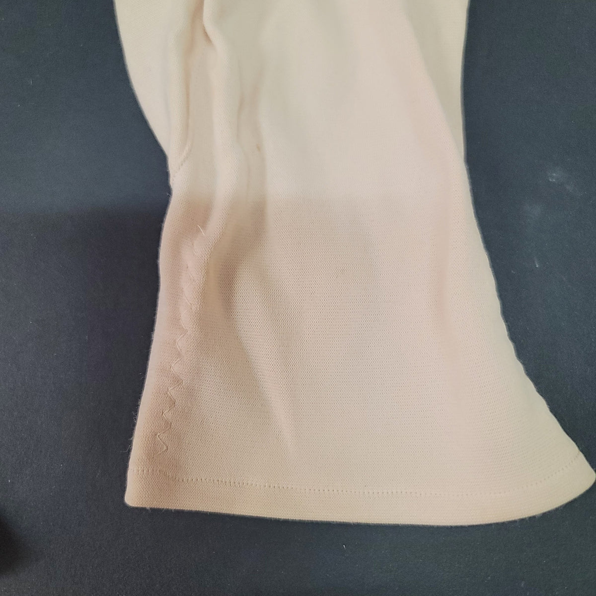 Vintage womens white formal cloth gloves prom wrist detail small/medium 1960s