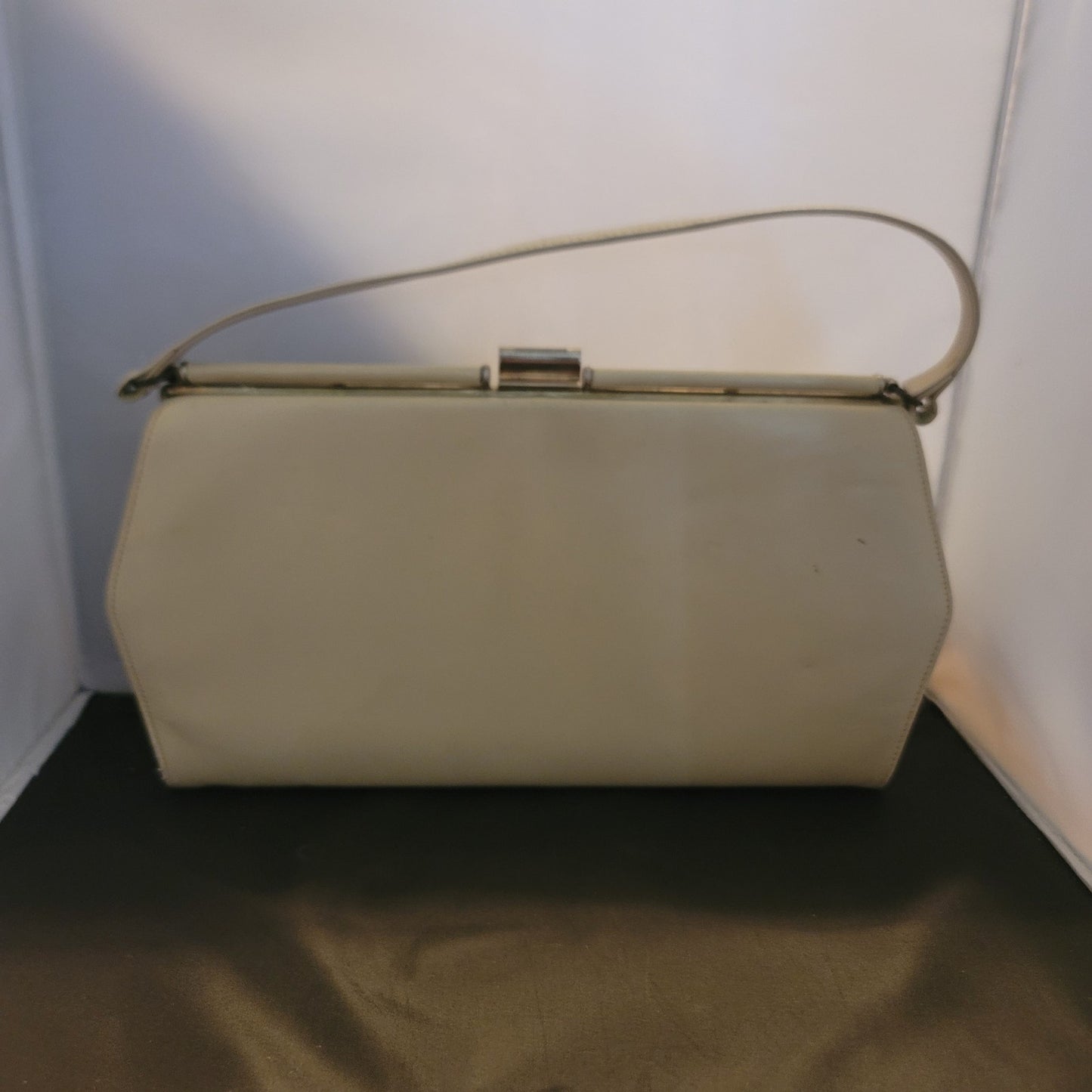 Vintage Mel-Bourne Paris Beige Faux Leather Geometric Top Handle Clutch Handbag