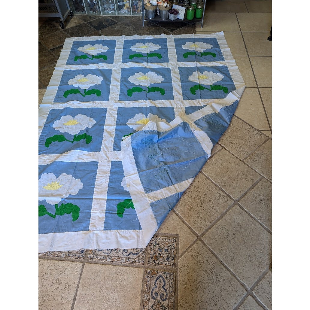 Vintage quilt top Floral 12 Block applique white yellow green blue flower 71x 94