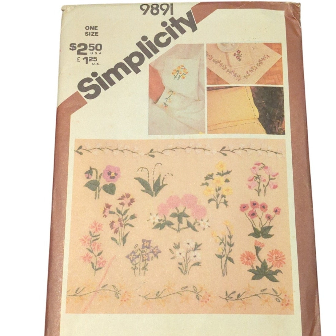 Simplicity 9891 Vintage Sewing Pattern One Size Embroidery Transfers and Linens