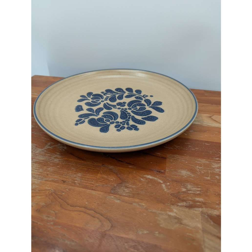 Pfaltzgraff Blue Brown Folk Art 10" Dinner plate Replacement Vintage