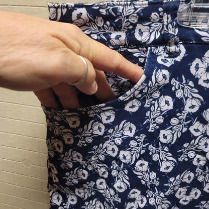 Westport Floral blue white womens size 18W skort Casual summer Pockets
