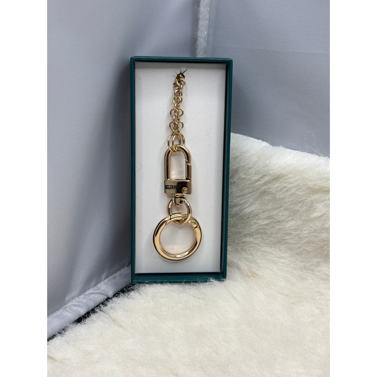 EAFY Gold Tone Heavy Link Keychain - Modern Designer Key Accessory