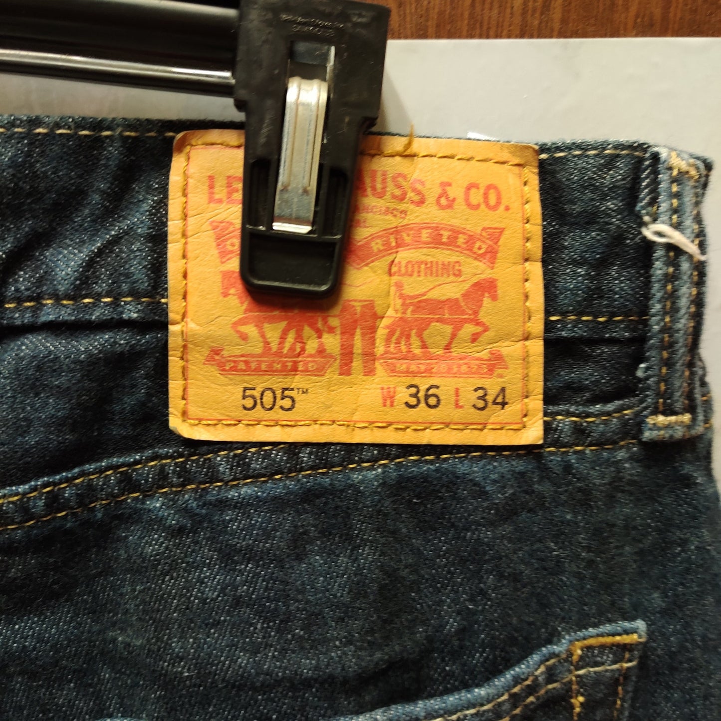 Levis 505 Regular Fit Jeans Mens 36x34 Dark Wash Indigo Denim Classic Everyday