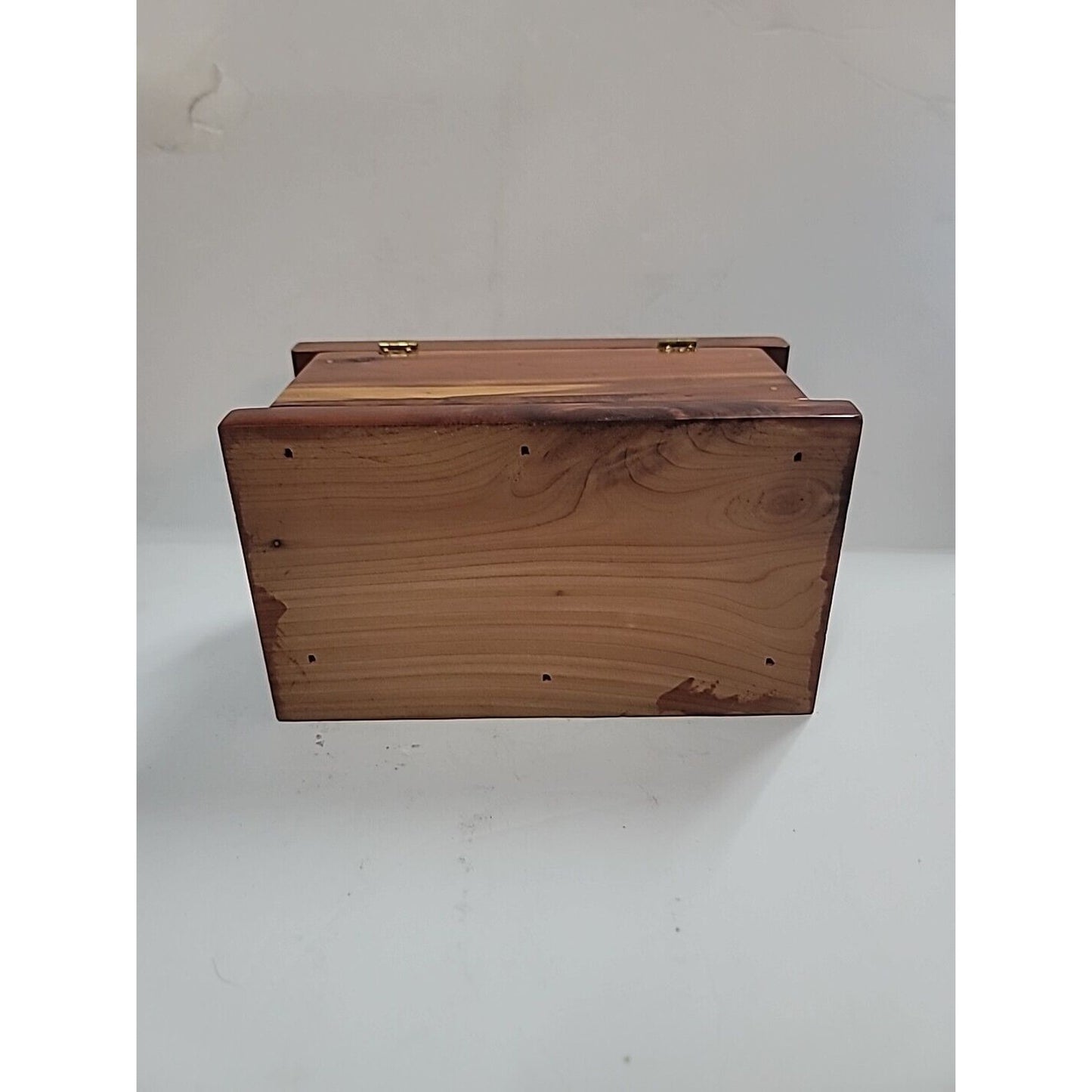 VINTAGE HAND CRAFTED HINDGED LID WOODEN CEDAR BOX 8x5x4.5 Stash Trinket HIDEAWAY