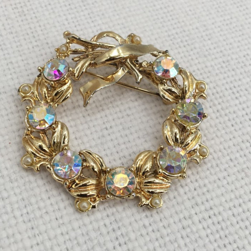Glass Wreath of Roses Brooch, Art Deco Style, Vintage Jewelry 1960s Iridescent